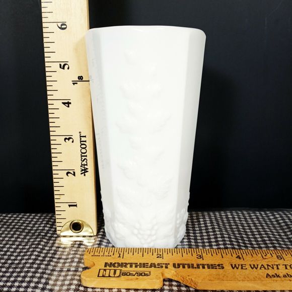 1 Grapevine White MILK GLASS Tea Glass, WEST MORELAND Cottage County Farmhouse - Picture 4 of 12
